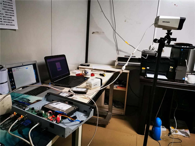 �z��C(j��)����